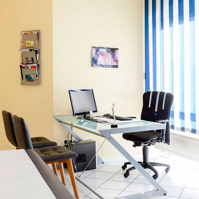 Kardiologie Praxis Behandlungszimmer